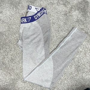 Gym shark leggings